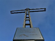 44 Alla croce di vetta del Monte Gioco (1366 m)